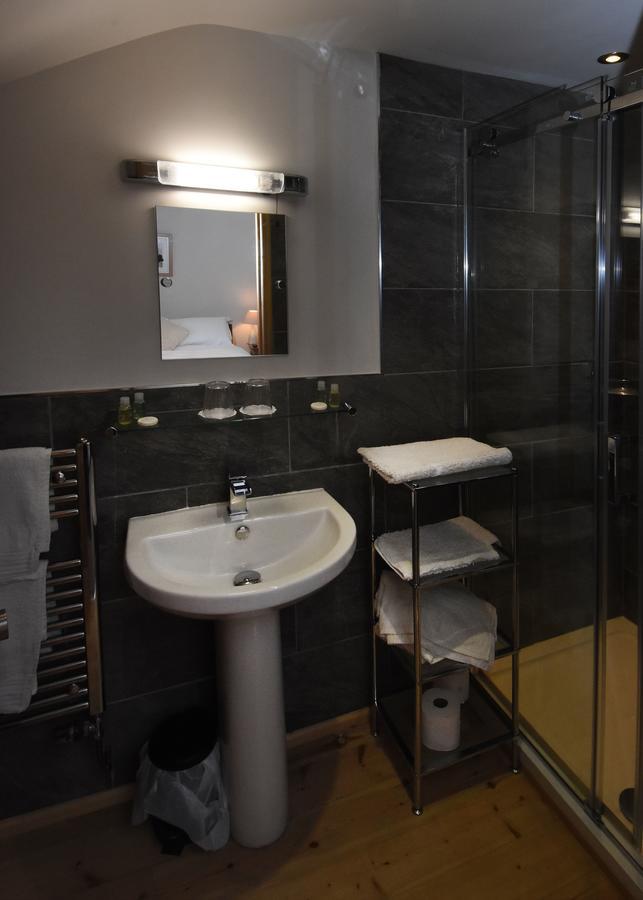 The Crown Inn West Down Esterno foto