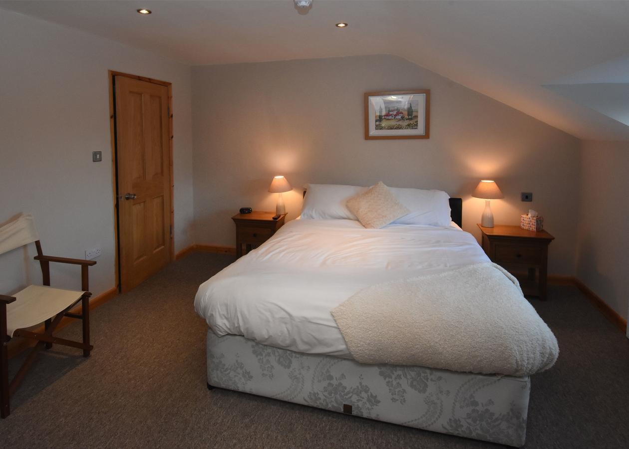 The Crown Inn West Down Esterno foto